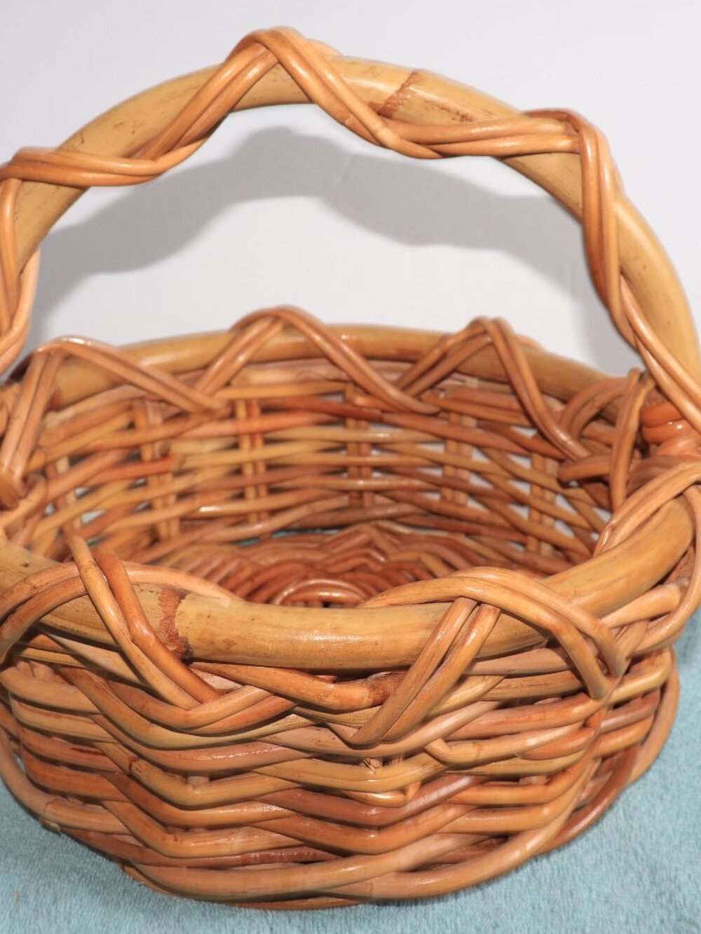Woven Wicker Harvesting Kitchen Basket with Handle